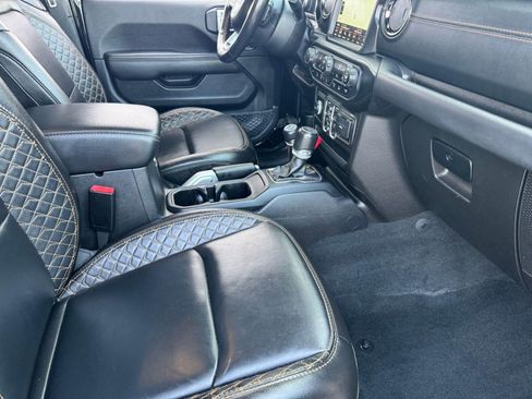 Used 2023 Jeep Wrangler Unlimited Sahara image 12