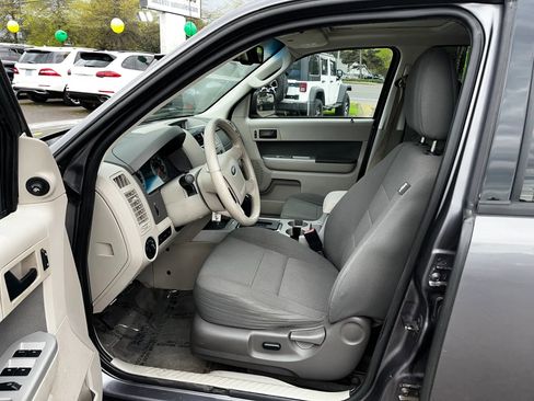 Used 2010 Ford Escape XLT AWD/4WD image 10