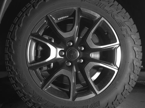 Used 2025 Jeep Compass Trailhawk AWD/4WD image 12