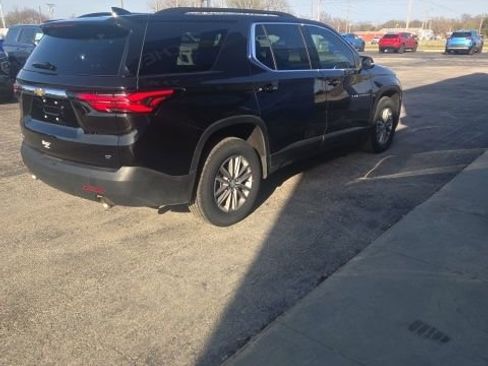 Used 2023 Chevrolet Traverse LT image 4