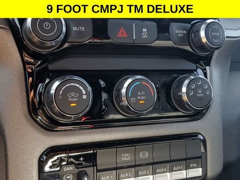 New 2025 RAM 5500 Tradesman AWD/4WD image 32