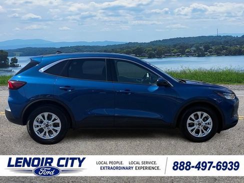 Used 2023 Ford Escape Active w/ Tech Pack #2 FWD image 2