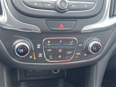 Used 2019 Chevrolet Equinox LT image 20