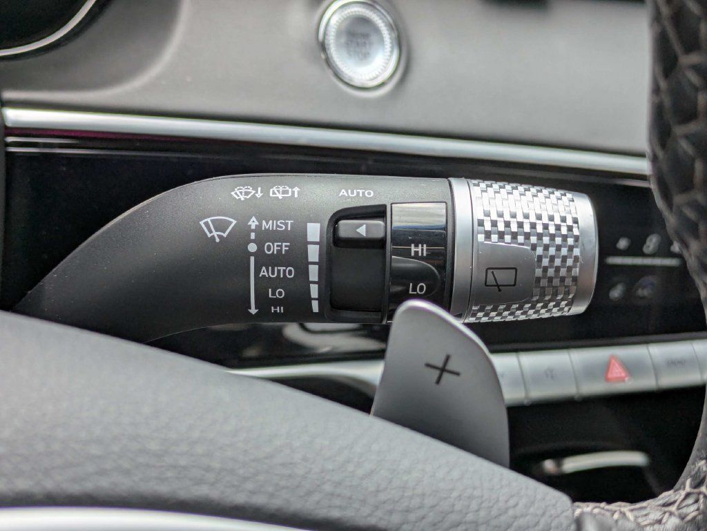Used 2025 Genesis GV70 3.5T Sport AWD/4WD image 40