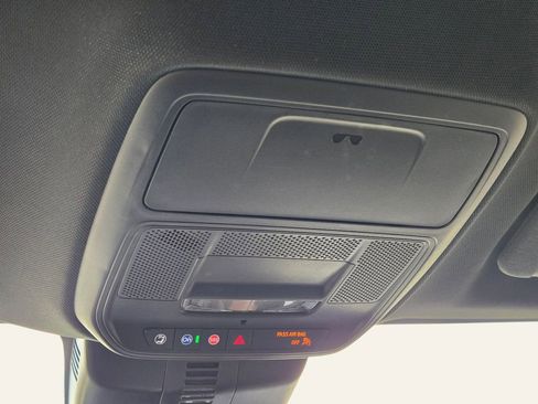 Used 2026 Chevrolet Traverse LT FWD image 34