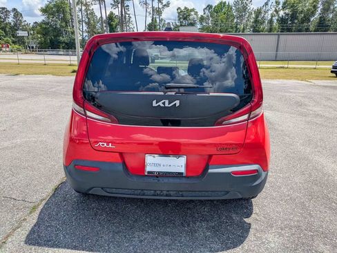 Used 2022 Kia Soul LX FWD image 4