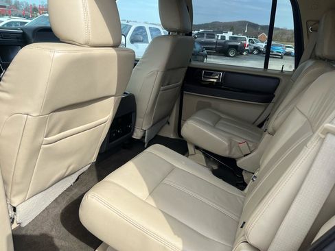 Used 2015 Lincoln Navigator 4WD w/ Equipment Group 101A Reserve image 16