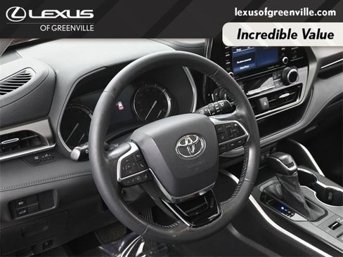 Used 2021 Toyota Highlander XLE image 26