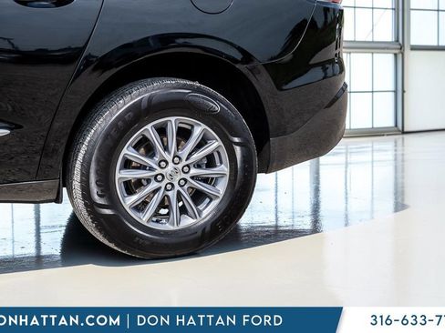 Used 2023 Buick Enclave Essence AWD/4WD image 38