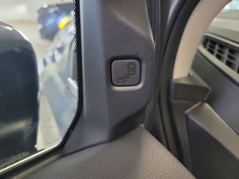 New 2026 Honda Odyssey Touring image 15