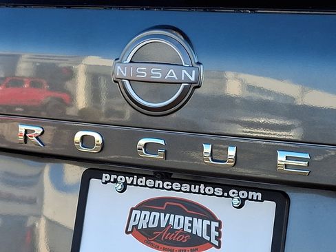 Used 2023 Nissan Rogue SV w/ SV Premium B Package image 31
