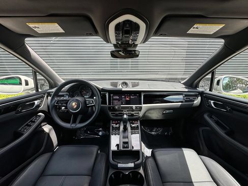 Used 2023 Porsche Macan AWD/4WD image 6