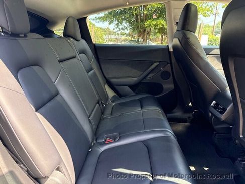 Used 2023 Tesla Model Y Long Range AWD/4WD image 19