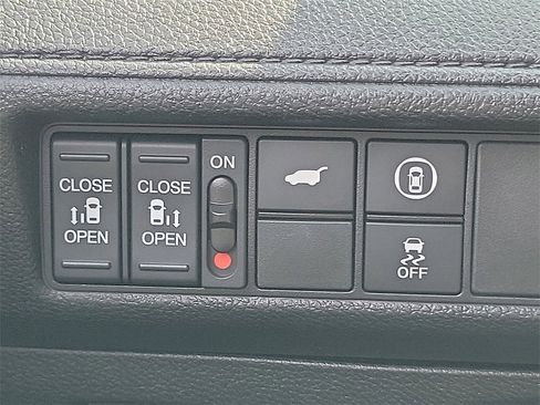 Used 2023 Honda Odyssey Sport image 13