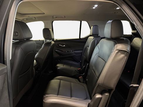 Used 2020 Chevrolet Traverse LT w/ LT Premium Package image 24