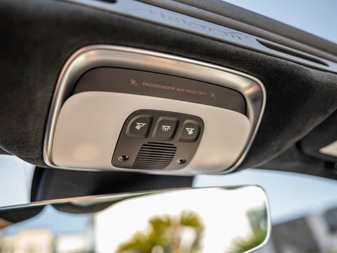 Used 2024 McLaren 750S Spider image 19