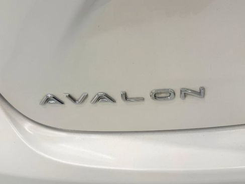 Used 2014 Toyota Avalon Limited FWD image 13