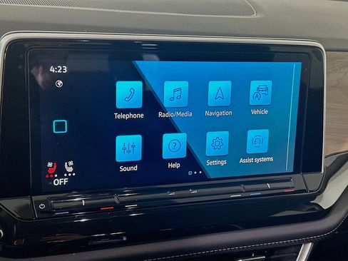 Used 2025 Volkswagen Atlas SE image 21