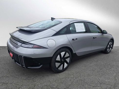 Used 2023 Hyundai Ioniq 6 SE RWD image 3