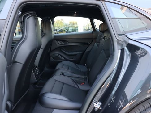 Used 2022 Porsche Taycan 4 Cross Turismo image 40