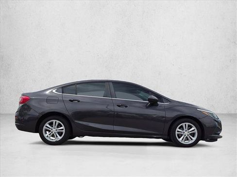 Used 2017 Chevrolet Cruze LT w/ Sun And Sound Package FWD image 2