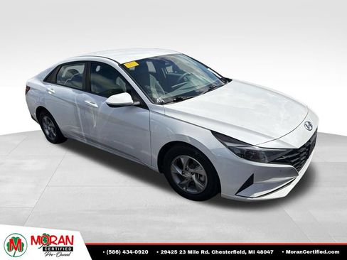 Used 2021 Hyundai Elantra SE FWD image 2