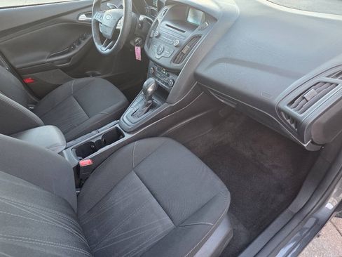 Used 2017 Ford Focus SE FWD image 27