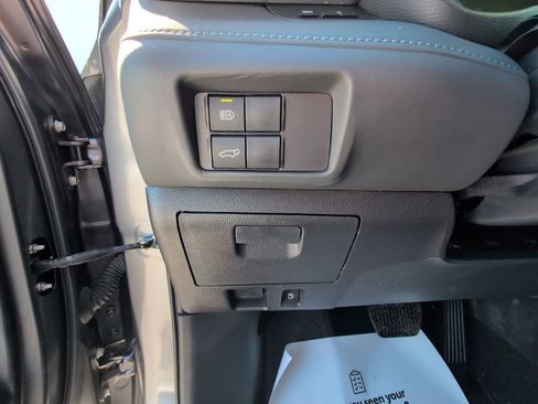 Used 2023 Toyota Highlander XLE image 20