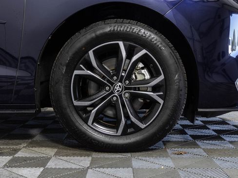 Used 2025 Toyota Sienna Platinum AWD/4WD image 45