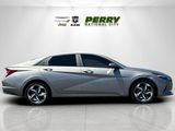 Used 2023 Hyundai Elantra SEL w/ Convenience Package image 2