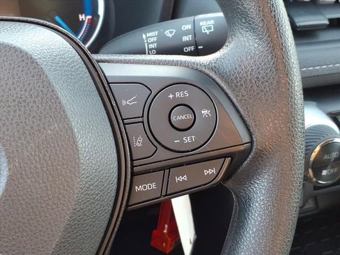 Used 2025 Toyota RAV4 LE image 22