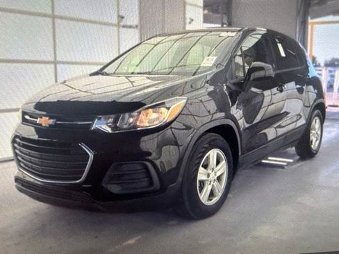 Used 2020 Chevrolet Trax LS w/ Tint and Cruise Package FWD image 1