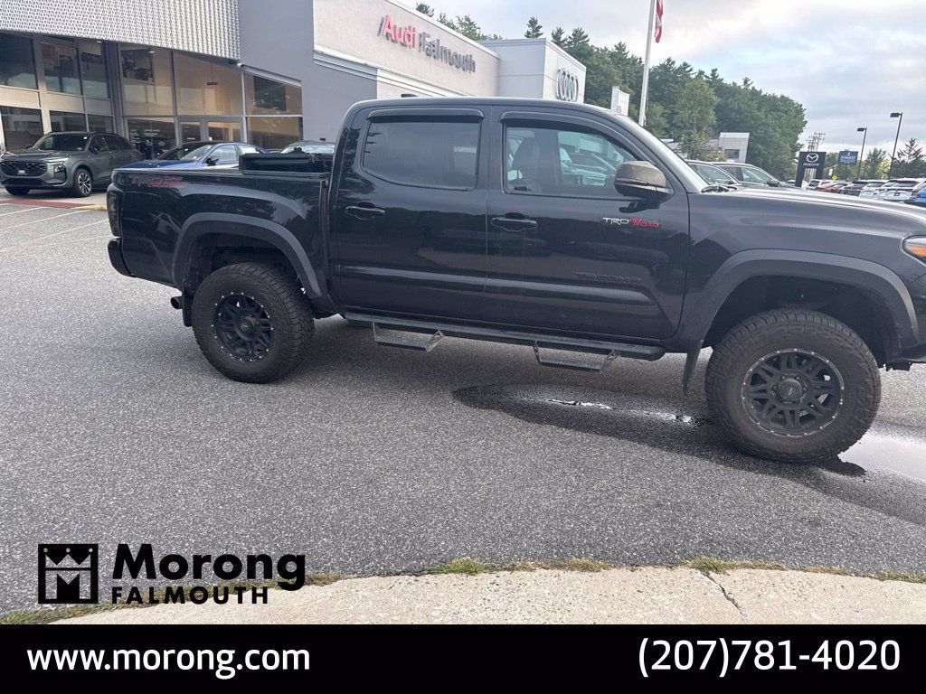 Used 2020 Toyota Tacoma TRD Off-Road w/ TRD Premium Off Road Package AWD/4WD image 3