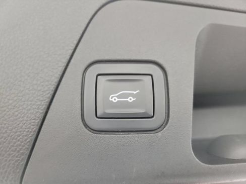 Used 2019 Buick Envision Premium AWD/4WD image 9