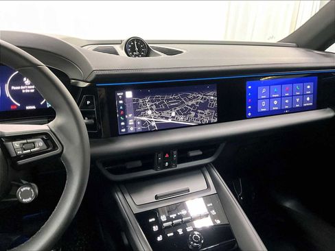 Used 2025 Porsche Macan Electric image 18