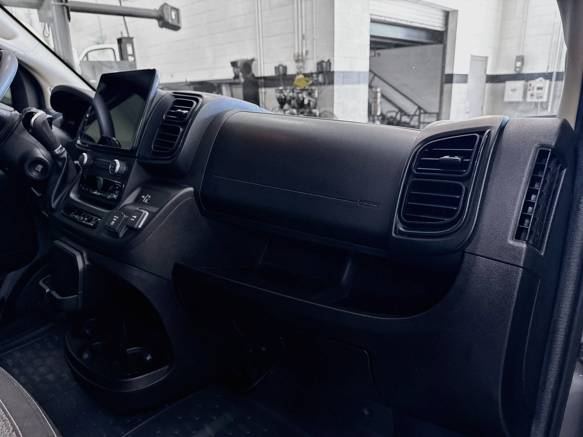 Used 2023 RAM ProMaster 3500 w/ Driver Convenience Group FWD image 27