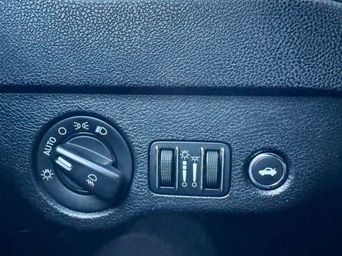 Used 2011 Dodge Charger Rallye image 37