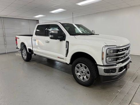 New 2026 Ford F250 Lariat w/ Lariat Premium Package image 3