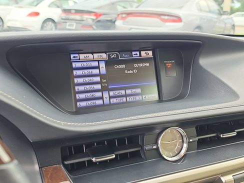 Used 2013 Lexus ES 350 w/ Luxury Pkg FWD image 25
