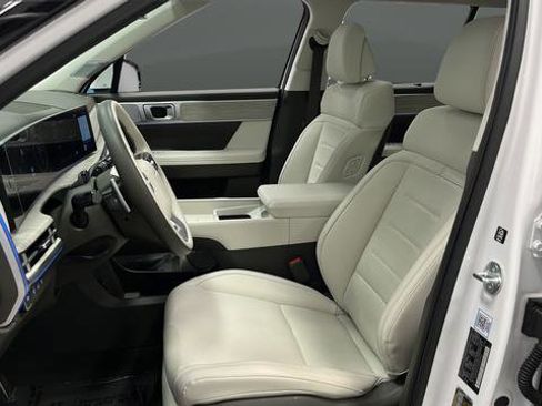Used 2025 Hyundai Santa Fe Calligraphy AWD/4WD image 9