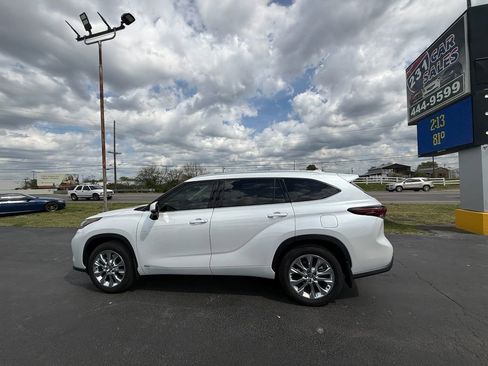 Used 2025 Toyota Highlander Limited image 7