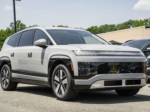 New 2026 Hyundai Ioniq 9 SEL image 1