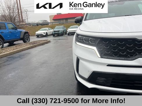 Certified 2023 Kia Sorento SX image 18