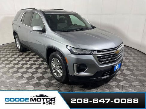 Used 2023 Chevrolet Traverse LT AWD/4WD image 1