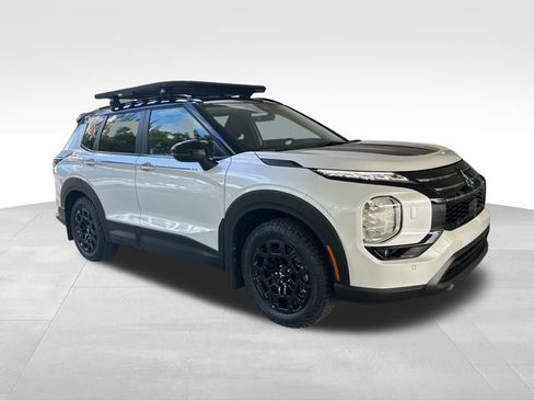 New 2025 Mitsubishi Outlander Trail Edition image 2