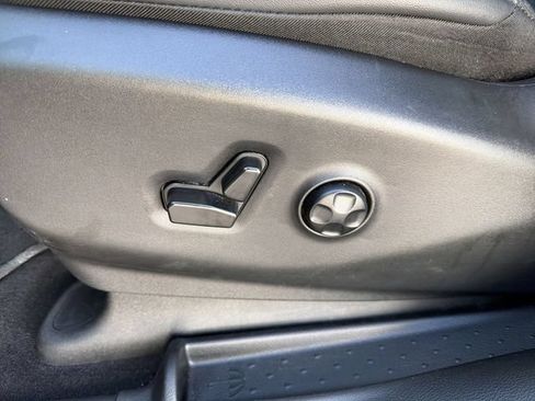 Used 2025 Chrysler Pacifica Select FWD image 14