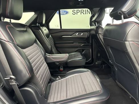 Used 2025 Ford Explorer ST-Line image 14