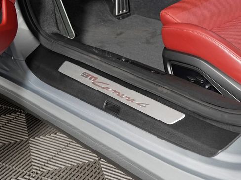 Certified 2022 Porsche 911 Carrera 4 AWD/4WD image 23
