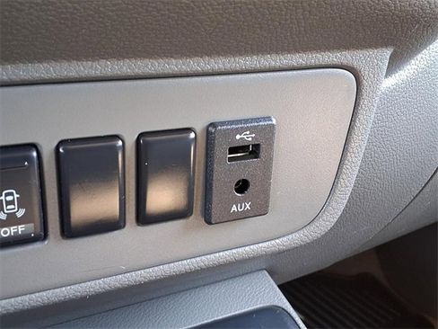 Used 2021 Nissan NV 3500 SV image 19