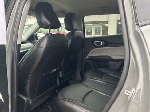Used 2022 Jeep Compass Limited image 12